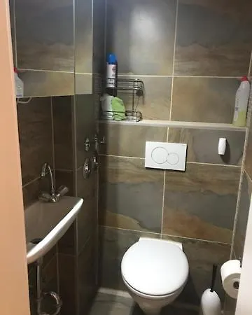 Wohnen Im Exklusiven Dichterviertel 112 Qm アパート *